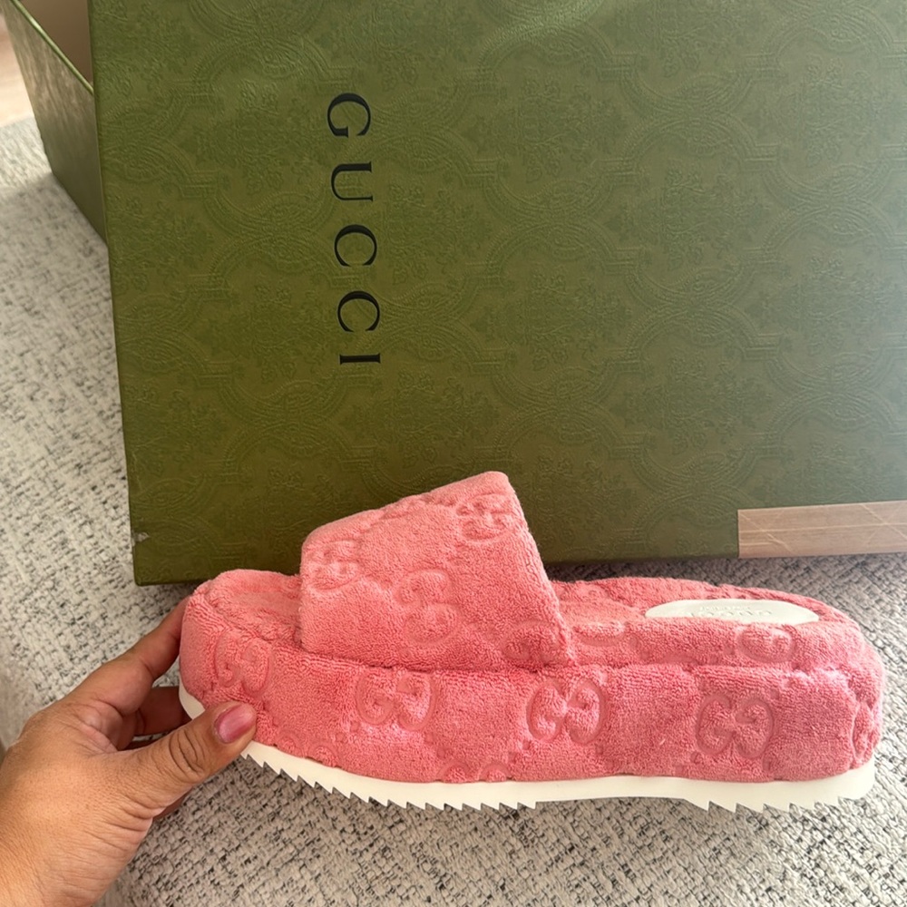 •   Gucci Terry Cloth Slides, Pink,GG Logo, Includes Box
